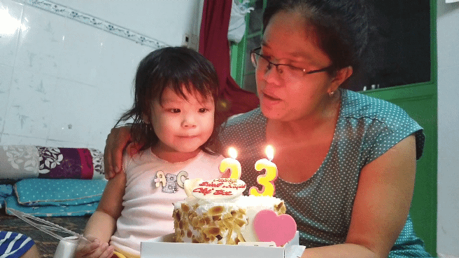 Thổi nến sinh nhật